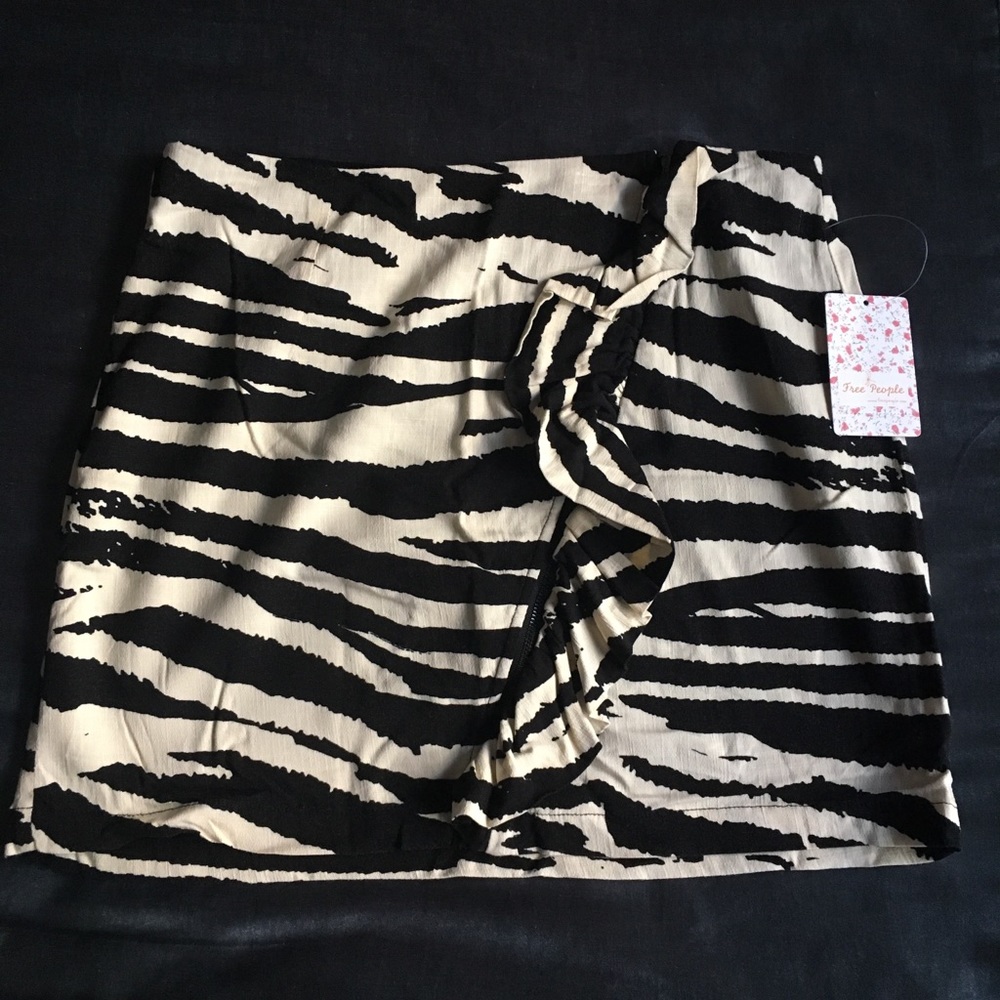 BNWT skirt by Free People size 6